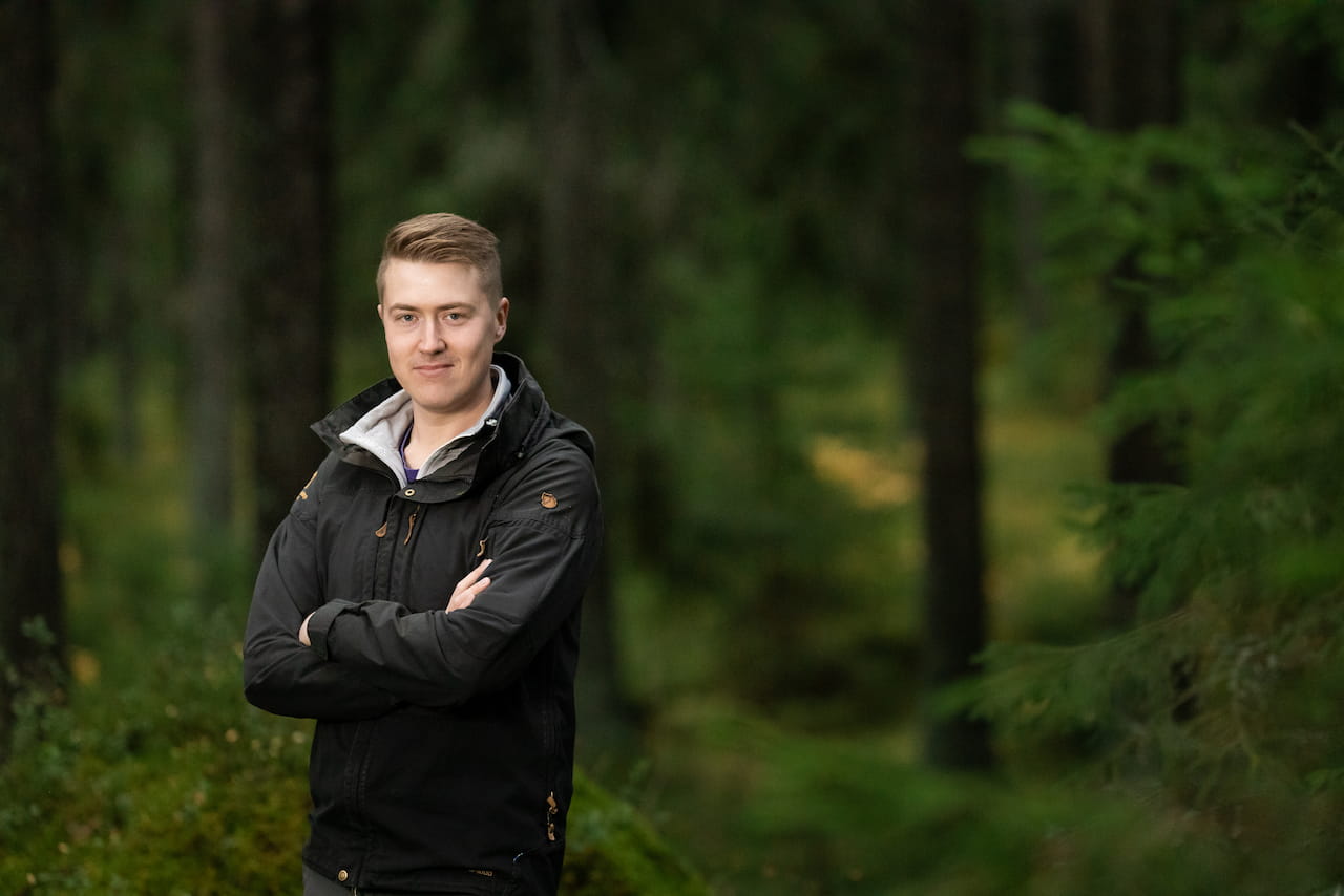 Metsäasiantuntija Juho Laurila palkittiin Suomen Metsäsäätiön huomionosoituksella Metsäpäivillä